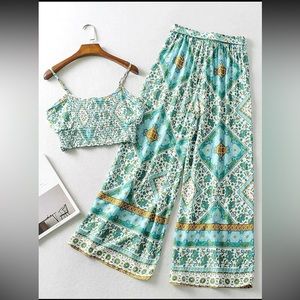 VCAY Geo Print Shirred Cami Top & Belted Pants set; size 4; NEW
